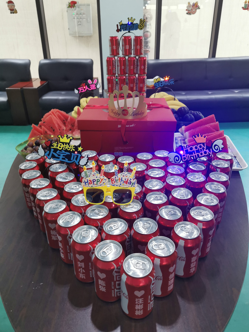 八月集體生日會 | 與久違的祝?；馃嵯嘧?  src="/uploads/allimg/210903/1-210Z3141P55H.jpg" /></p>
<p><img alt=