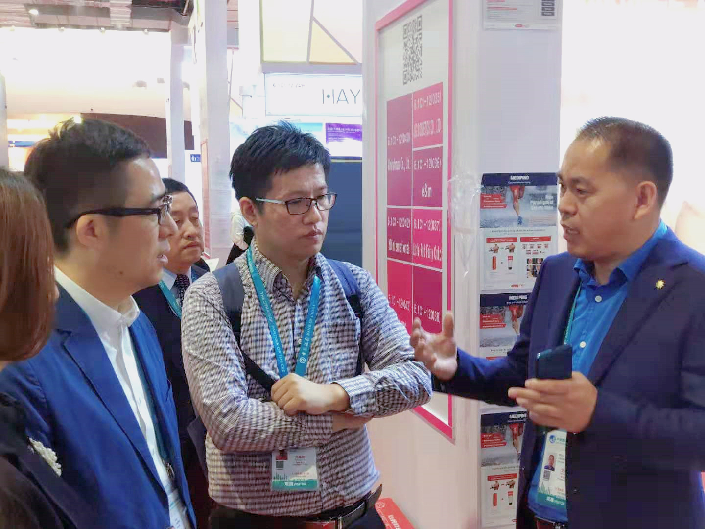 ＂合作、創(chuàng)新、共享＂話進博一一寶開董事長邢志文參觀進博并接受SMG記者采訪