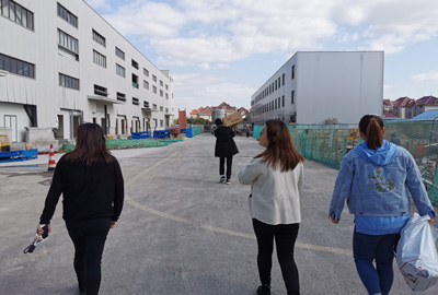 11月中旬，寶開工會組織開展“走一線、送溫暖”關(guān)愛員工暖冬行動。