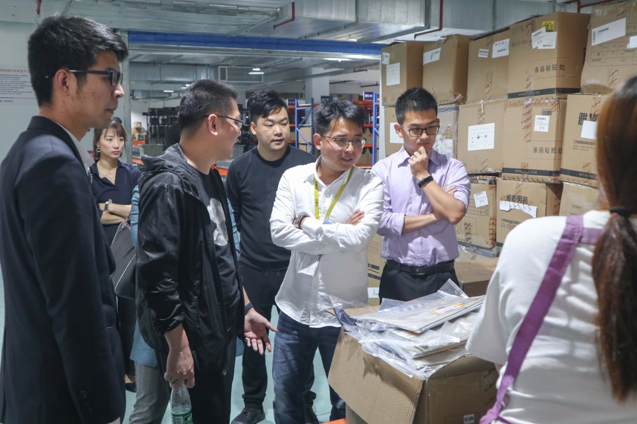 項(xiàng)目現(xiàn)場快訊 | 雅鹿智慧物流中心迎業(yè)內(nèi)眾嘉賓參觀