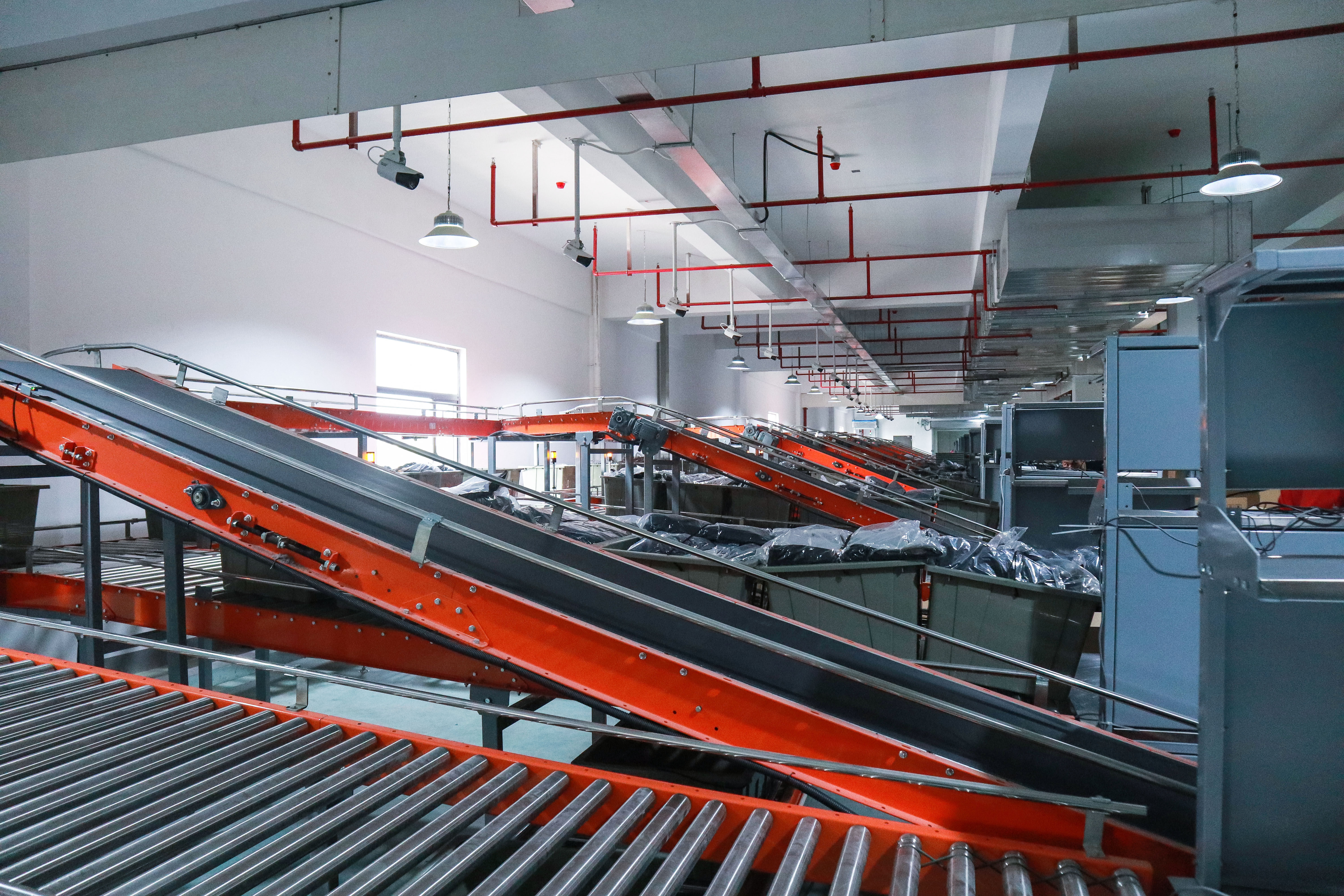 案例新聞 | 官宣！雅鹿物流中心自動化揀選輸送項(xiàng)目完工驗(yàn)收！