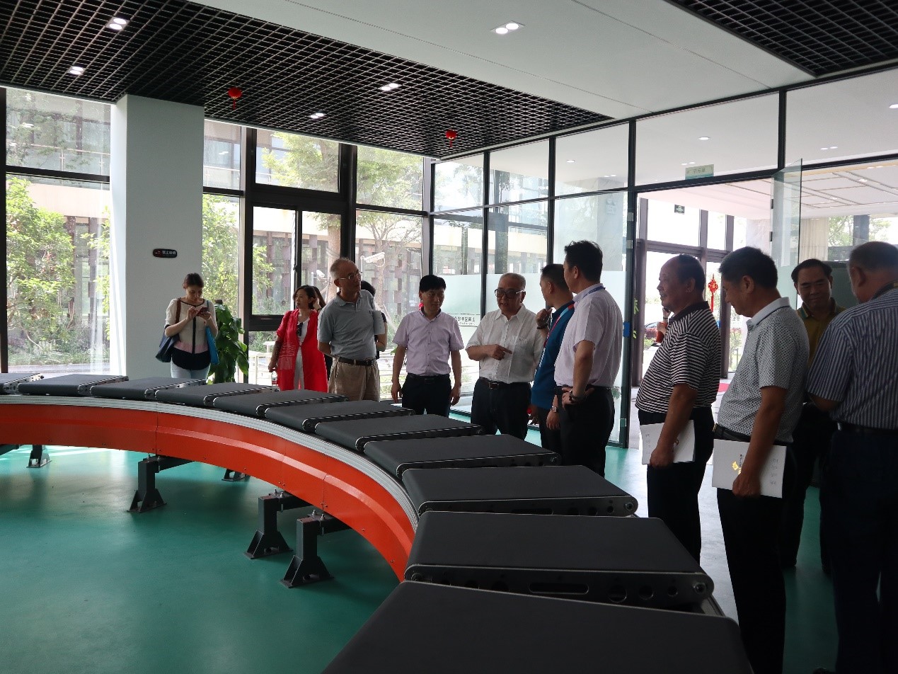 新聞 | 無(wú)錫市原政協(xié)領(lǐng)導(dǎo)、吳涇鎮(zhèn)黨委領(lǐng)導(dǎo)一行蒞臨寶開參觀考察