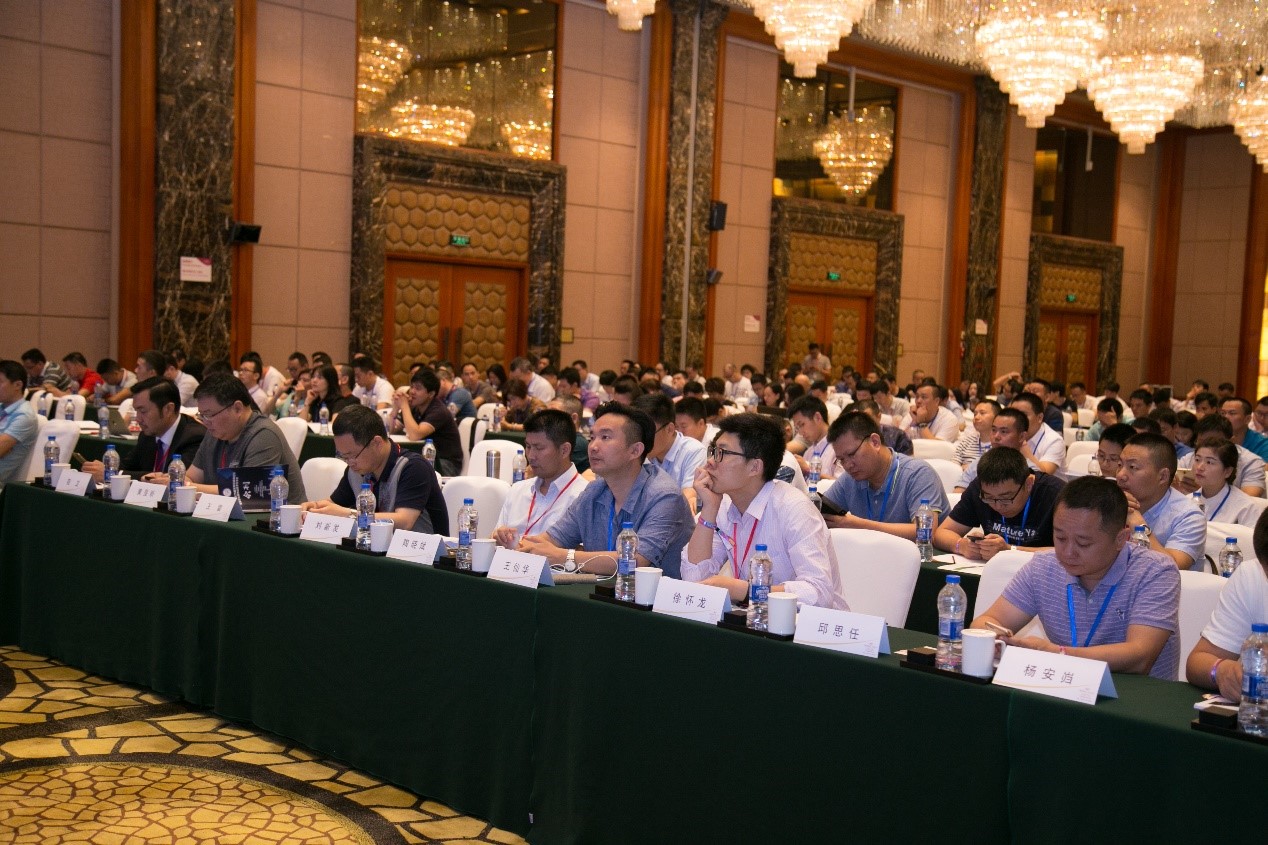 寶開常務(wù)副總裁王雷:“新零售環(huán)境下的物流中心規(guī)劃”主題分享 | UR服飾物流中心迎百余服裝物流經(jīng)理人現(xiàn)場參觀