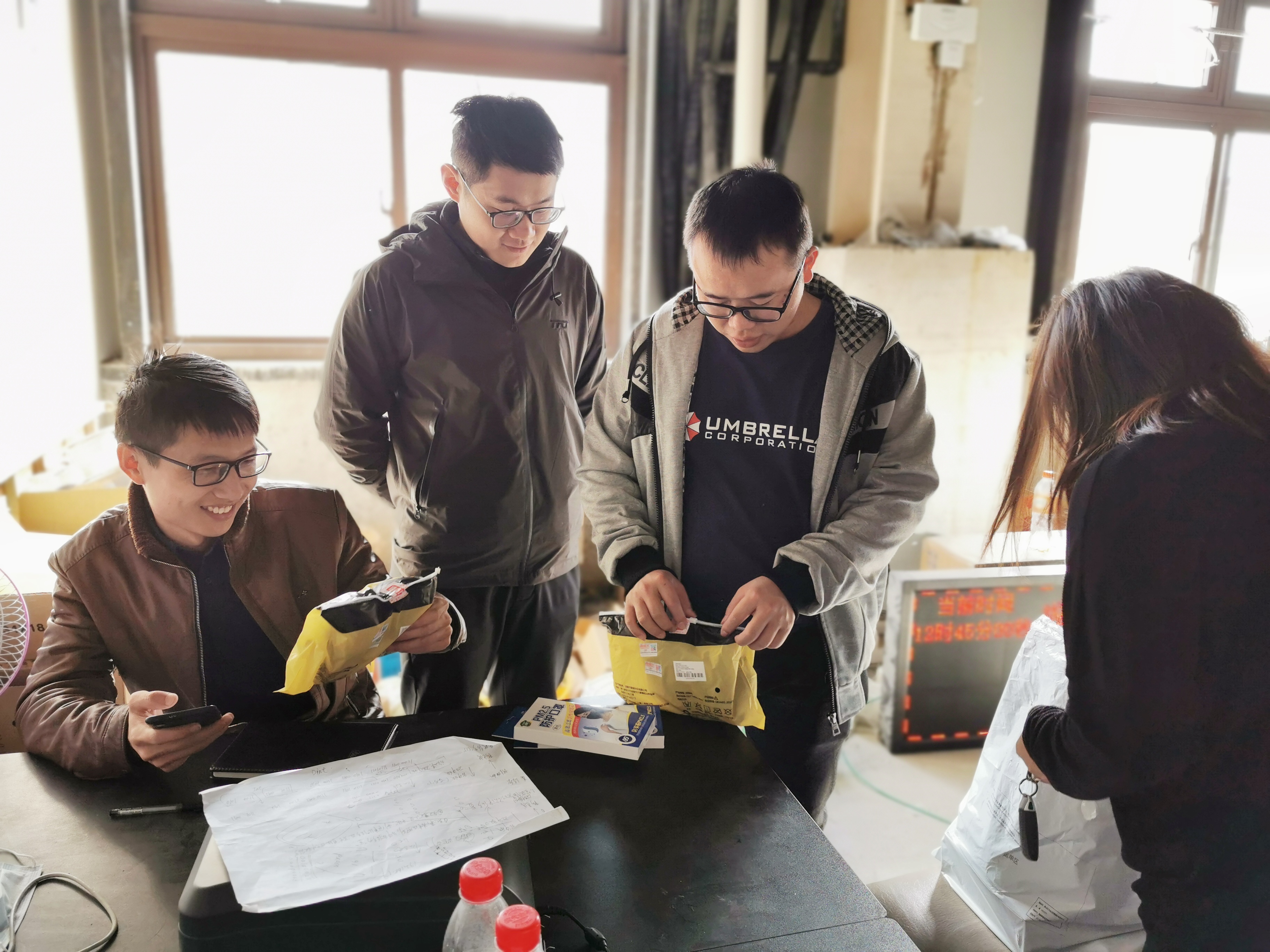 11月中旬，寶開工會(huì)組織開展“走一線、送溫暖”關(guān)愛員工暖冬行動(dòng)。