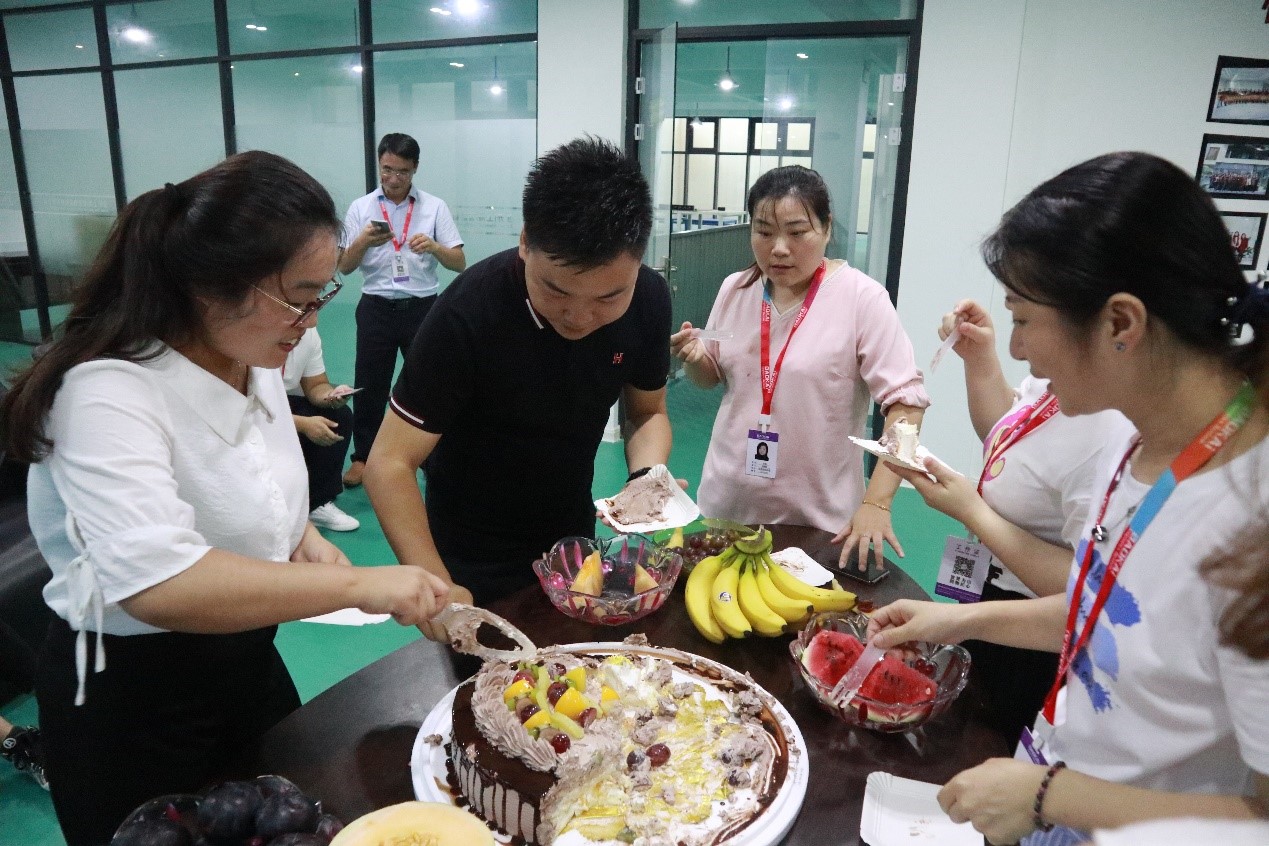 八月未央，歡聚一夏 | 寶開(kāi)集體生日會(huì)：共享歡樂(lè)時(shí)刻